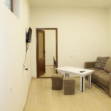 Tempus Hotel-Hostel Erevan Esterno foto