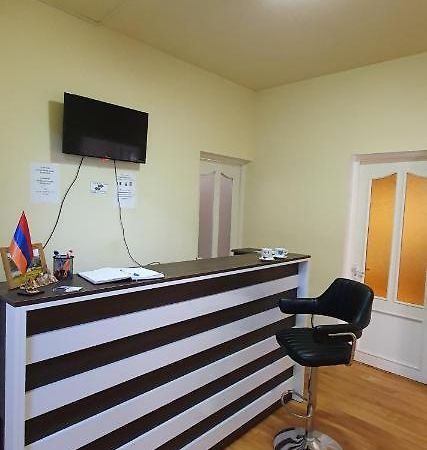 Tempus Hotel-Hostel Erevan Esterno foto