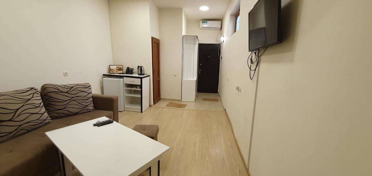 Tempus Hotel-Hostel Erevan Esterno foto