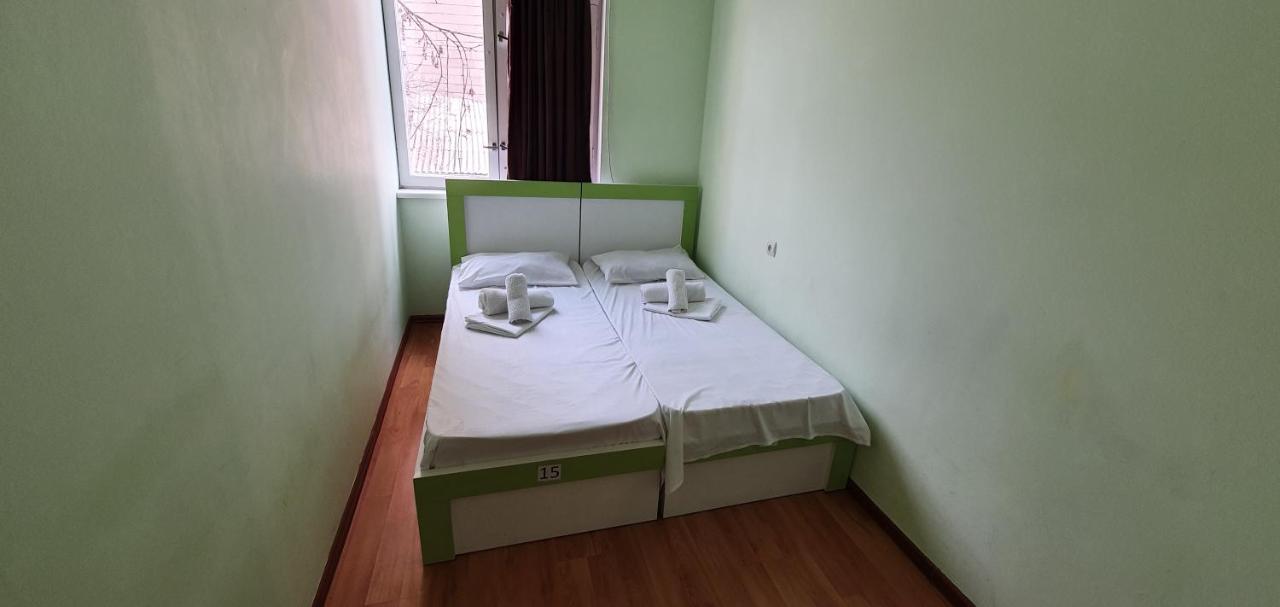 Tempus Hotel-Hostel Erevan Esterno foto