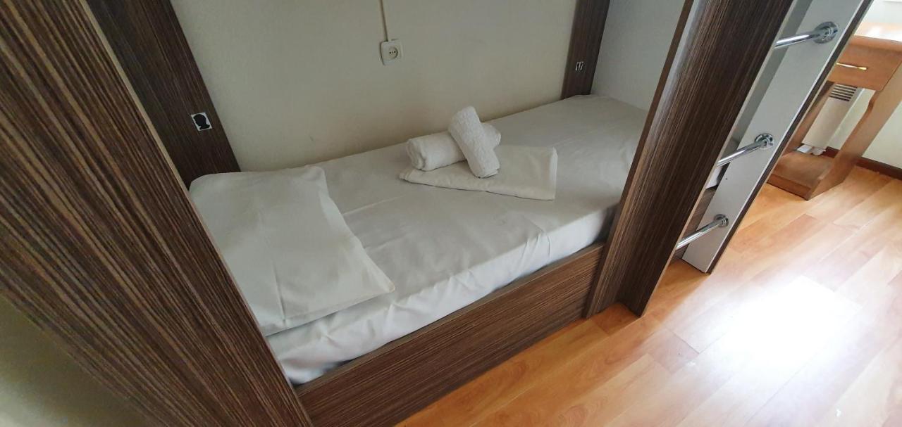Tempus Hotel-Hostel Erevan Esterno foto